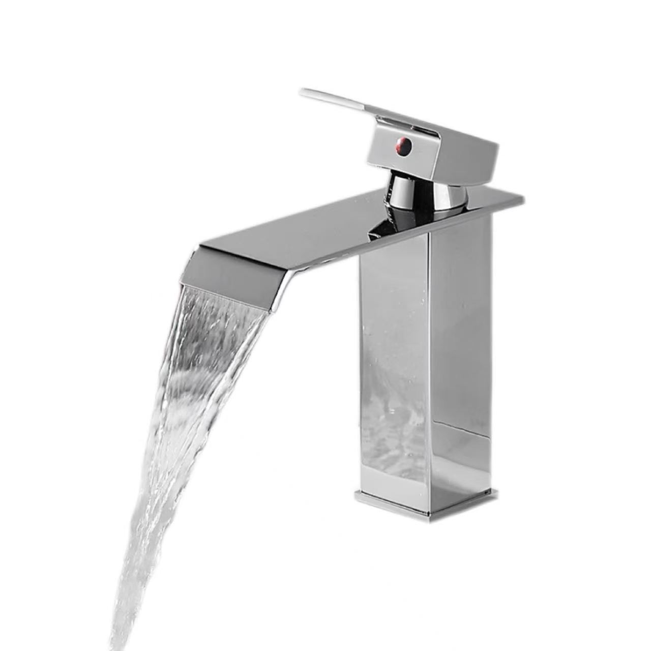Faucet Dŵr Poeth Ac Oer rhaeadr Chrome-Plated Flat-Pout